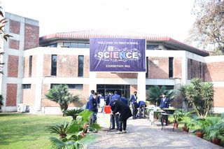 Prep Scientists Show Their Brains