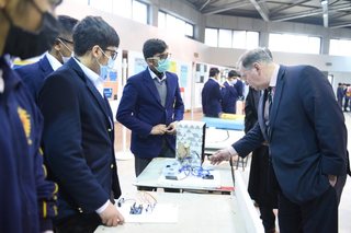 Prep Scientists Show Their Brains