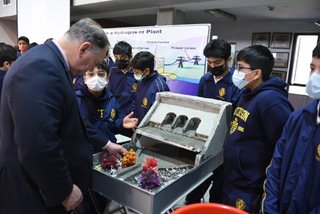 Prep Scientists Show Their Brains