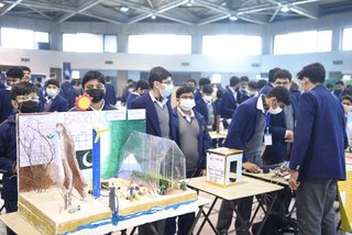 Prep Scientists Show Their Brains