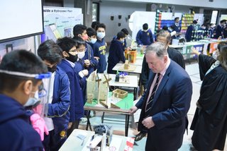 Prep Scientists Show Their Brains