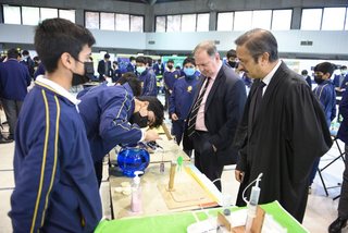 Prep Scientists Show Their Brains