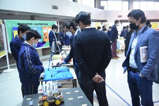 Prep Scientists Show Their Brains
