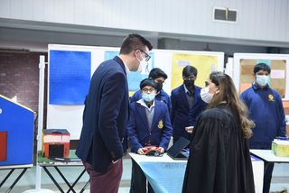Prep Scientists Show Their Brains