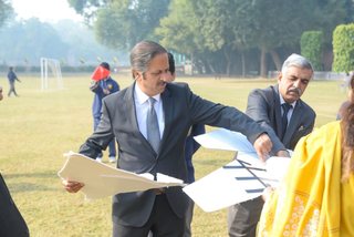 Prep Parachutes and Gliders Flying Science Club
