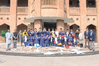 Prep Parachutes and Gliders Flying Science Club