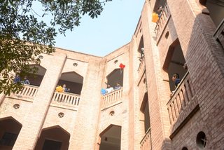 Prep Parachutes and Gliders Flying Science Club