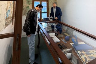 Visitors to the Shop 3